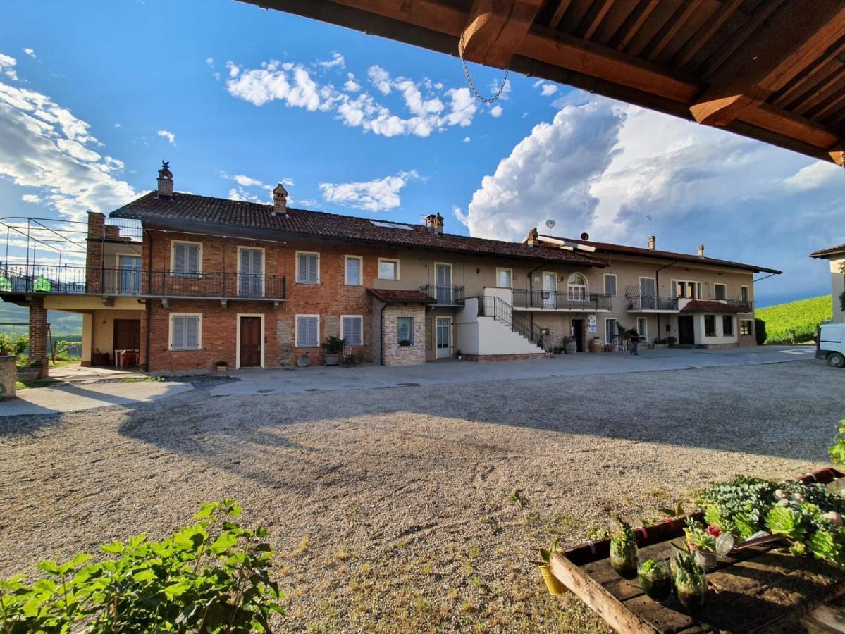 Agriturismo Cascina Sciulun Monforte dʼAlba Eksteriør bilde