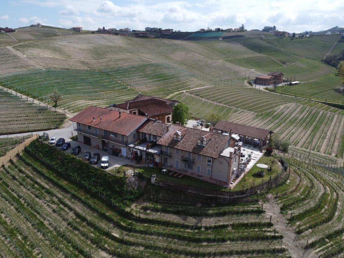 Agriturismo Cascina Sciulun Monforte dʼAlba Eksteriør bilde