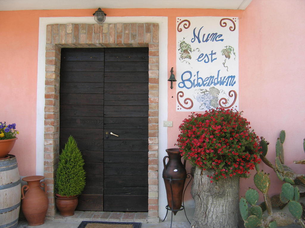 Agriturismo Cascina Sciulun Monforte dʼAlba Eksteriør bilde